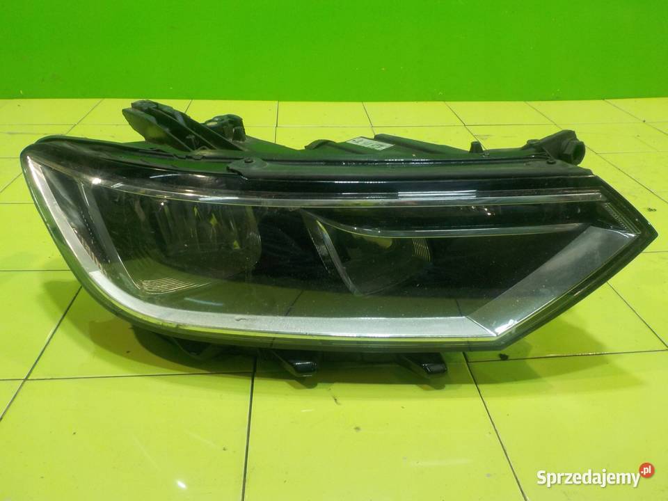 VW PASSAT B8 15r SEDAN 4D lampa prawa przod Motoryzacja Suków