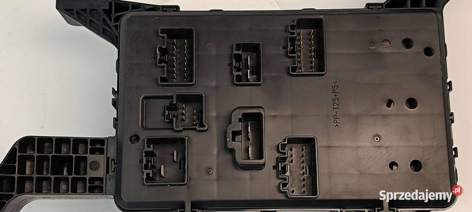 SKRZYNKA BEZPIECZNIKÓW FORD MONDEO MK3 Lipno