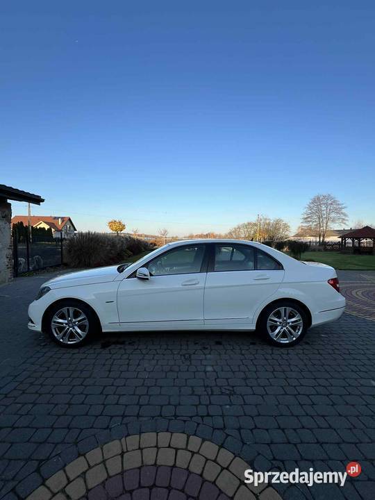 Mercedes Benz c200 Potworów
