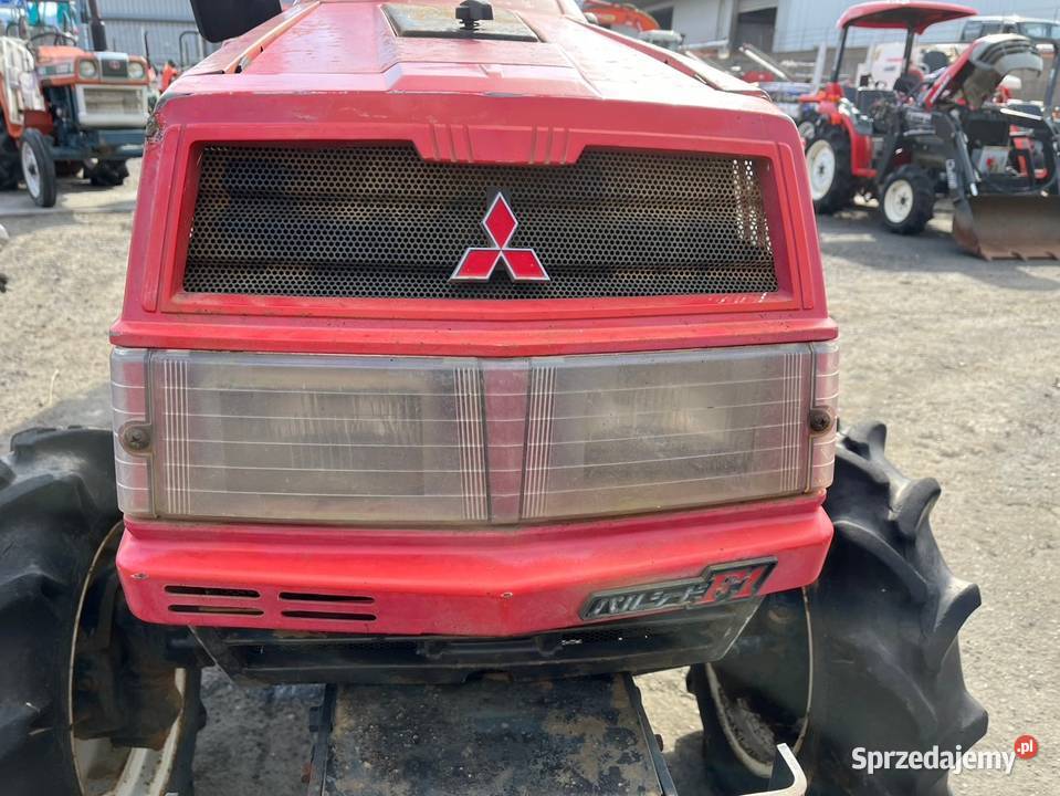 Traktor Mitsubishi MT20D Skała