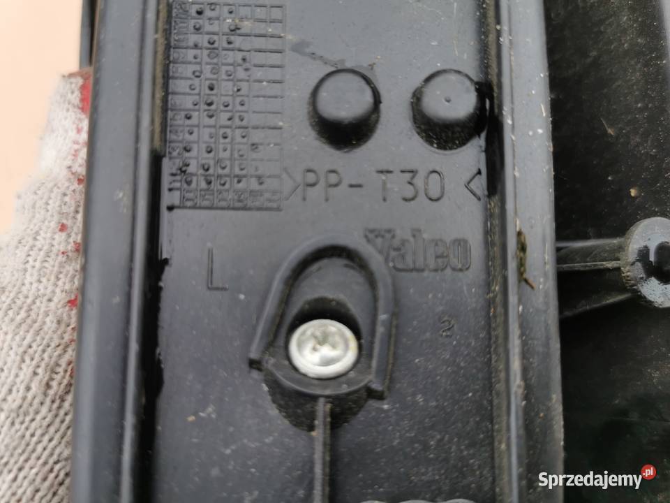 Lampa tył lewa lh opel corsa C 0006 A2RS1AR Rok produkcji 2004 Oświetlenie Sieraków