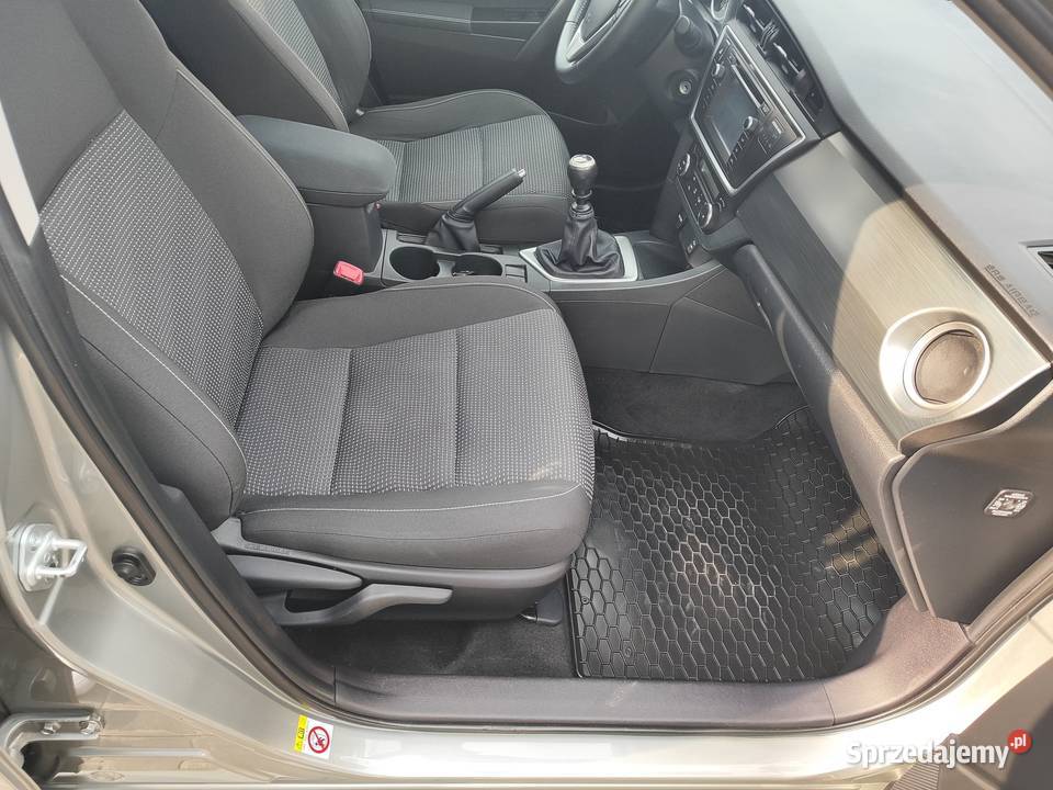 SprzedamToyota Auris 2014 Rok produkcji 2014 Warka