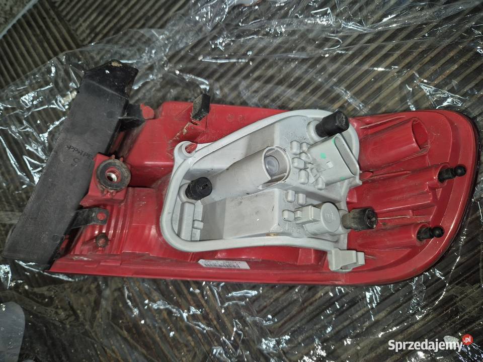 Lampa lewy tył audi a4 b8 avant Strzegom