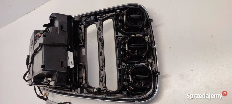 MERCEDES GLC W253 SUV DEKOR SCHOWEK TYNELU