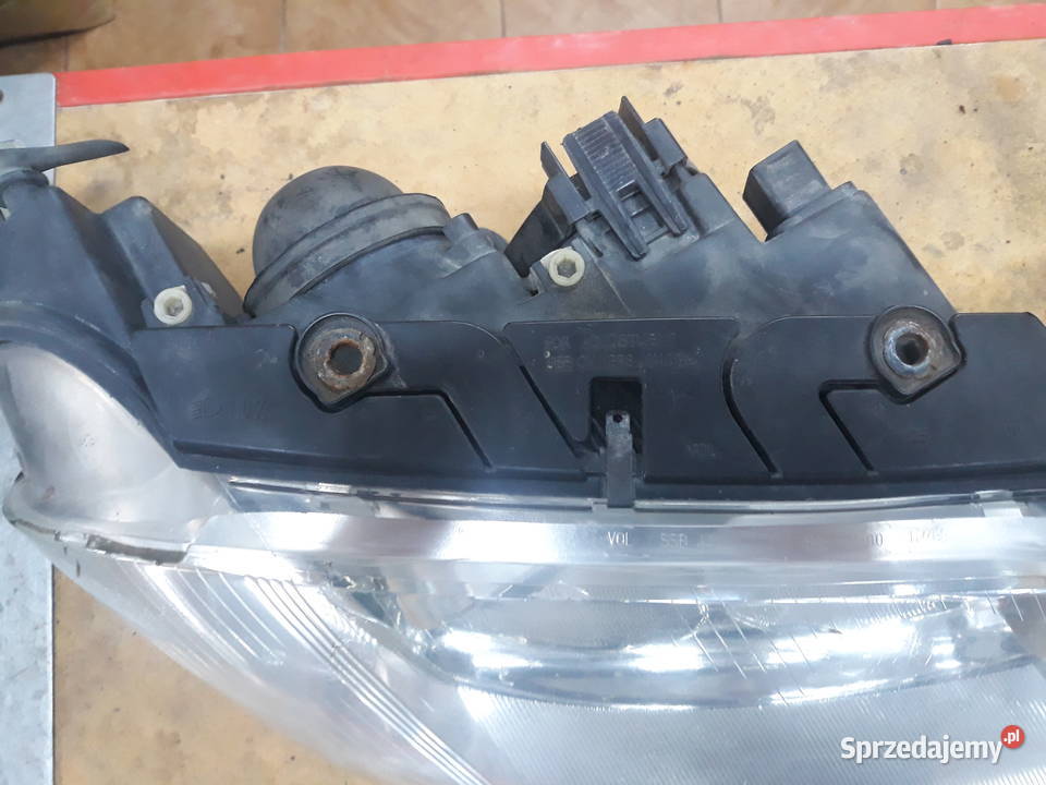 DO REGENERACJI PASSAT B5 FL PRZOD LAMPY EUROPA Strzelin