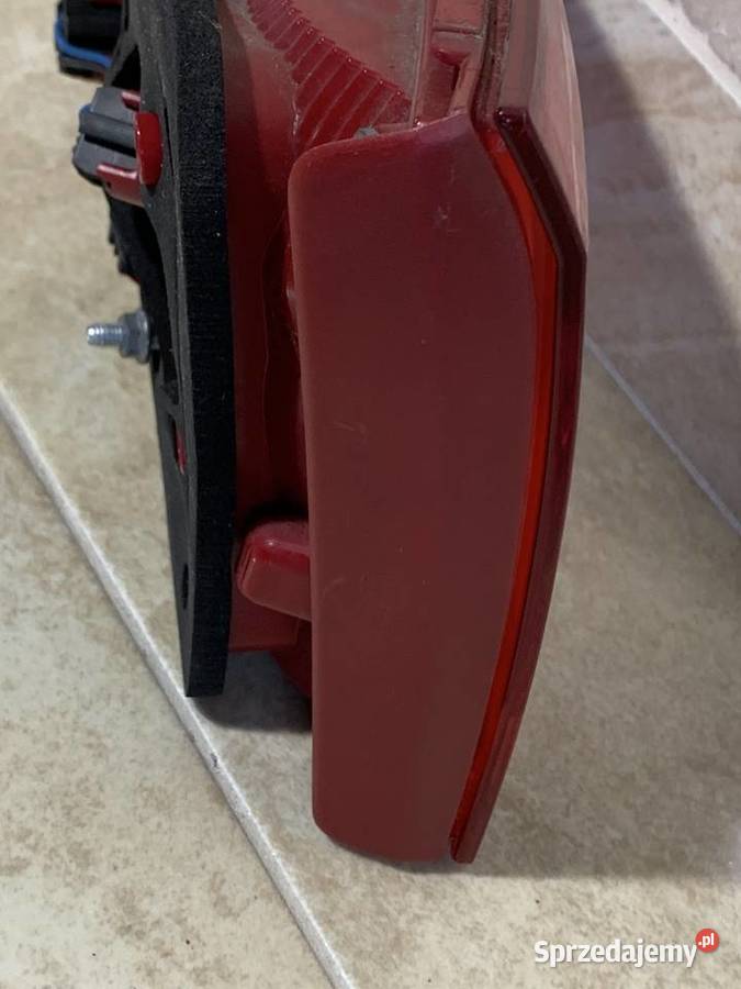 Lampa tylnej klapy lewa Volkswagen Passat B7 osobowe Barwałd Dolny