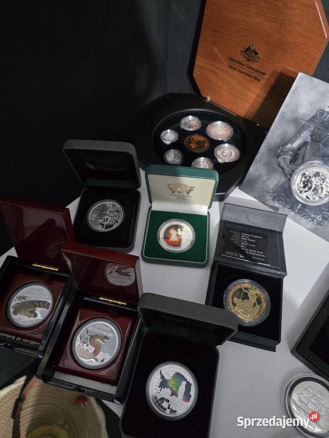 zestaw 32 srebrnych monet wagi 1 uncji próby 999 Warszawa sprzedam