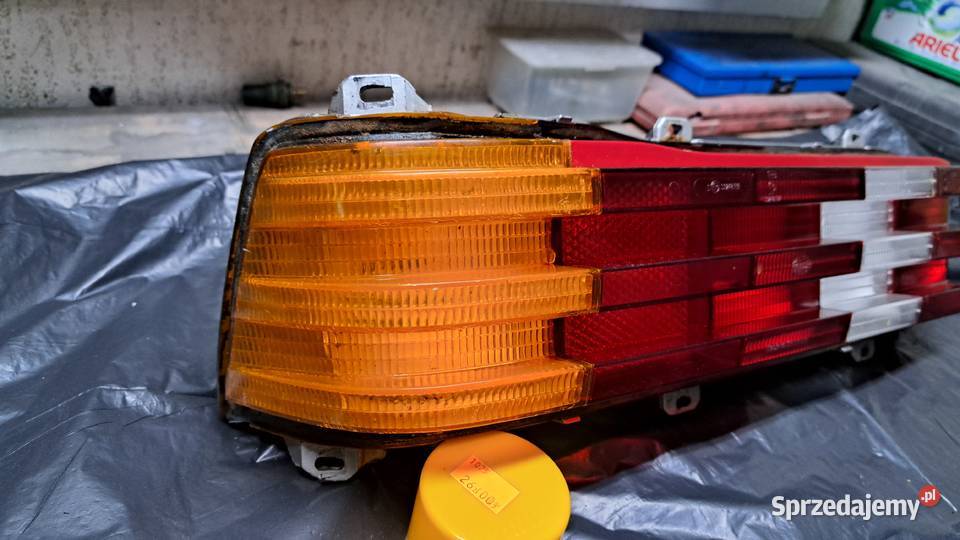 Mercedes w123 lampa tył lewa ladny stan oryginal Oleśnica