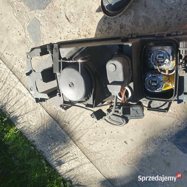Reflektor lewy lampa przednia lewa Volvo 940 960
