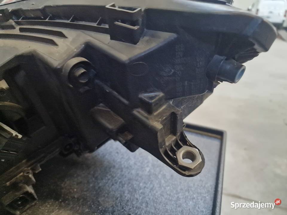 BMW U11 Reflektor prawy