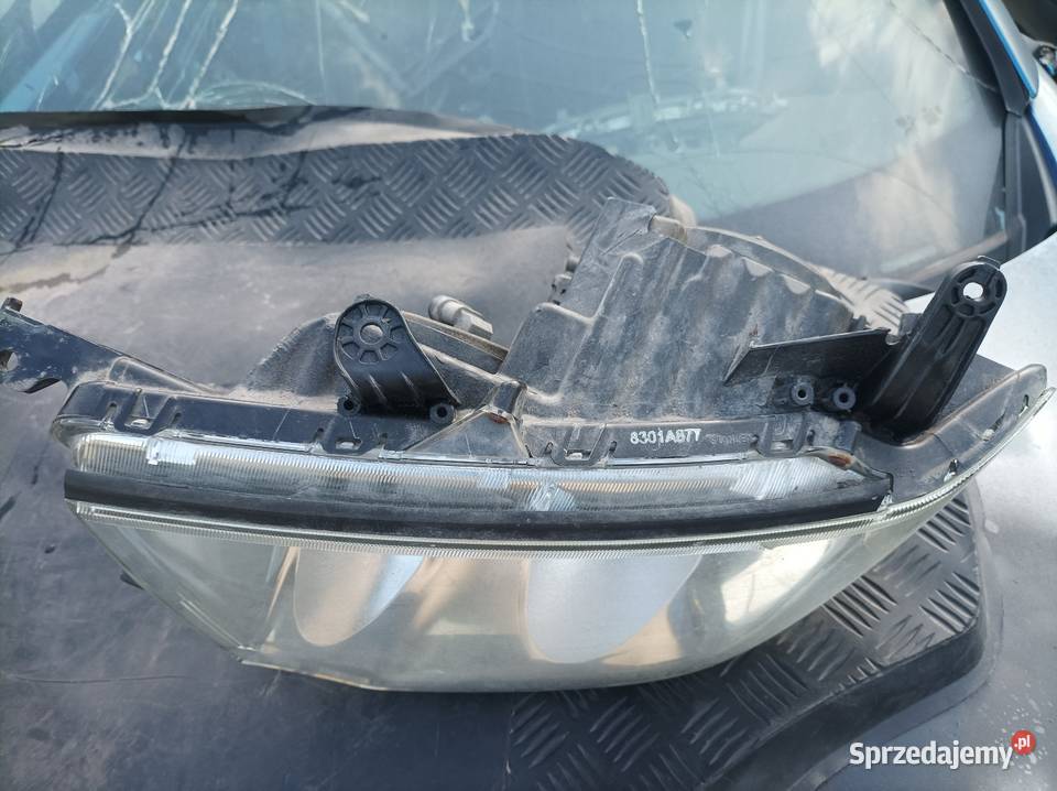 Mitsubishi L200 lampy Rok produkcji 2010