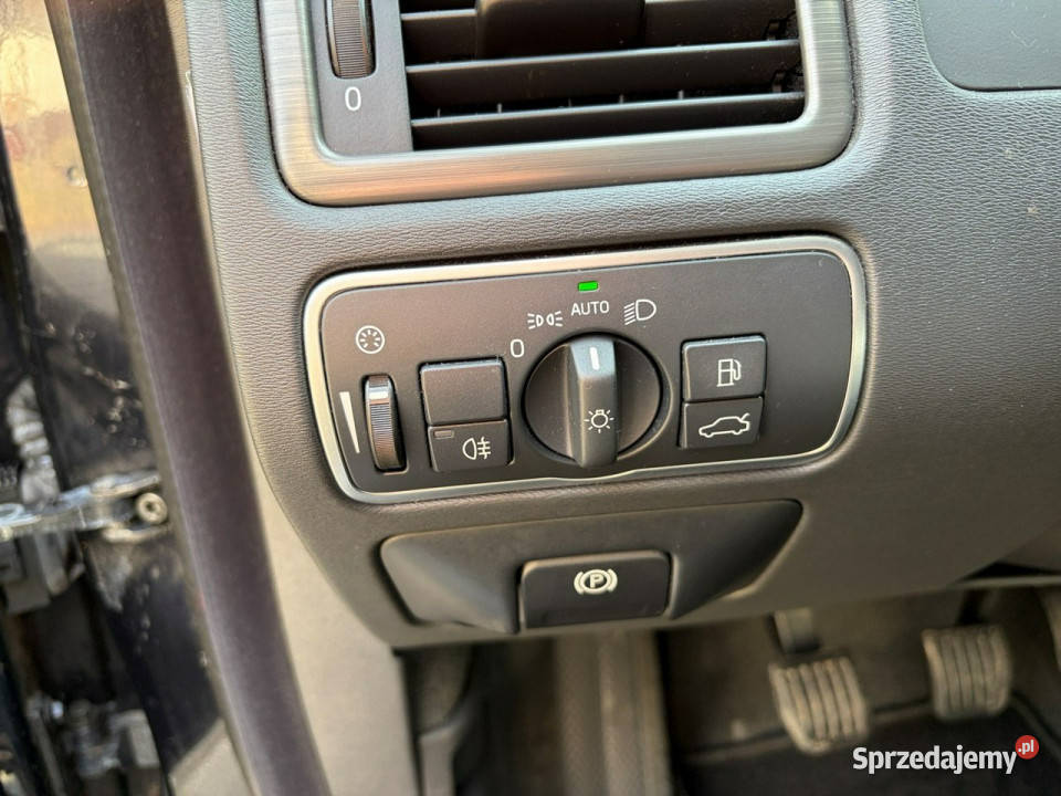 Volvo V70 20 D2 Xenony Podgrzewane fotele niebieski Lipówki