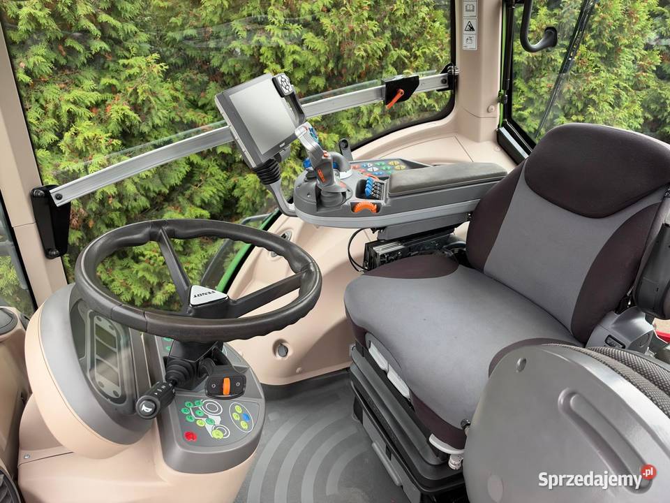 Ciągnik Rolniczy Fendt 828 Vario ProfiPlus RTK Nowa Ruda sprzedam