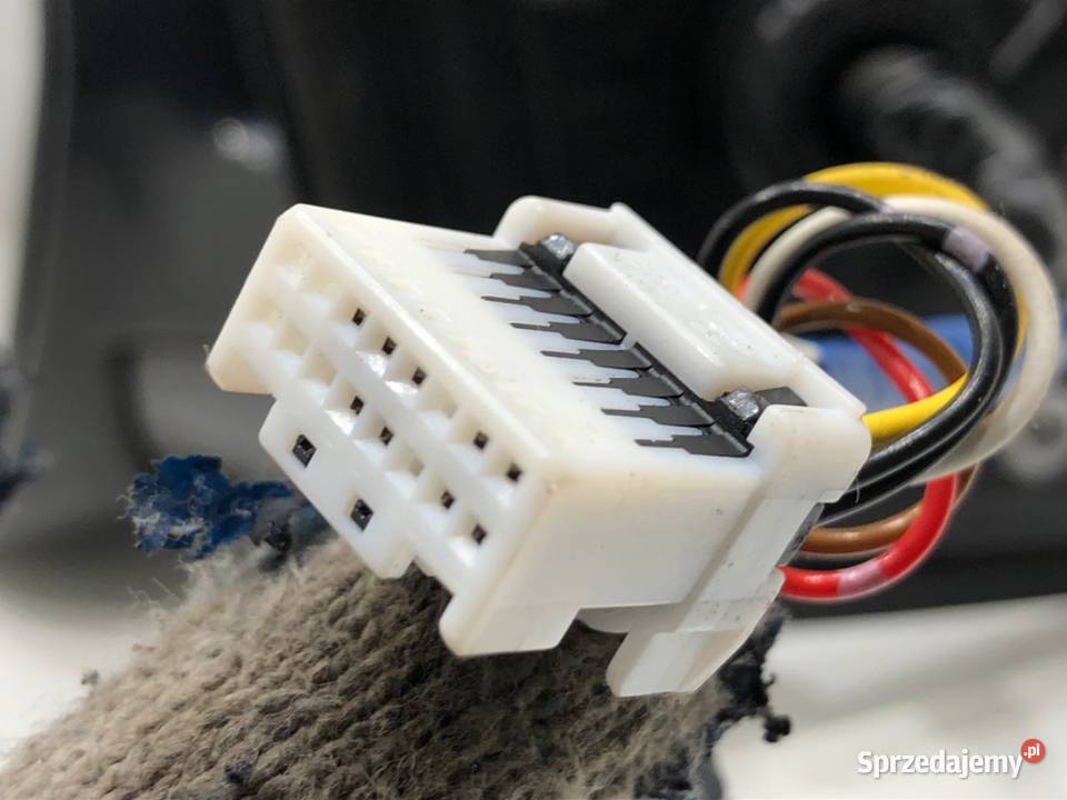 LUSTERKO LEWY MITSUBISHI OUTLANDER III SUV