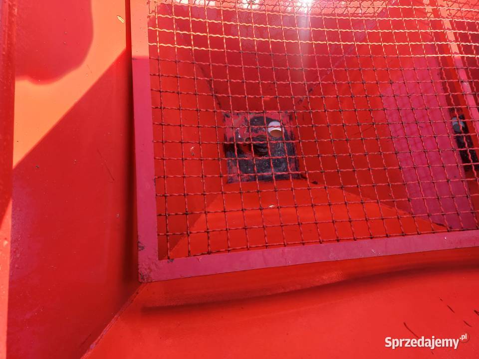 Rozsiewacz nawozów do nawozu Strumyk Tytan 600L Zamość