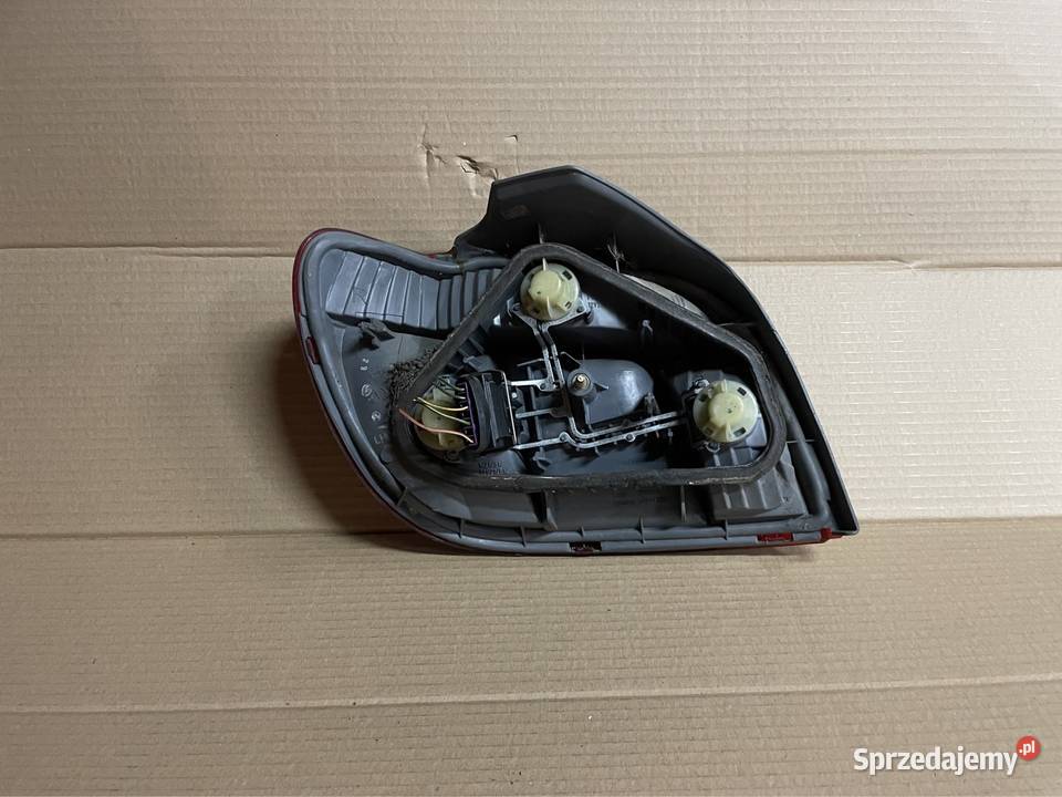 Lampa tyl tylna prawa toyota yaris I 1 Szczecin