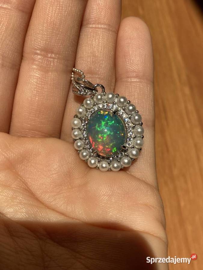 Duża zawieszka z opalem etiopskim sprzedam