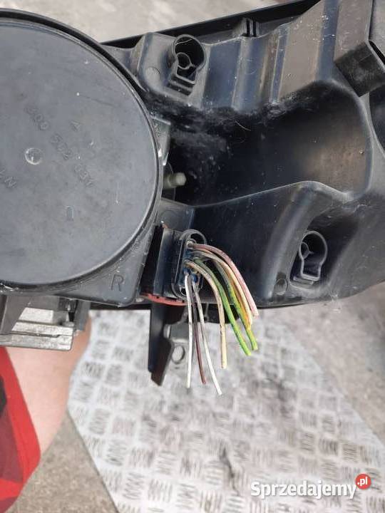 Lampa prawa Przednia Xenon Peugeot 407 Radłów