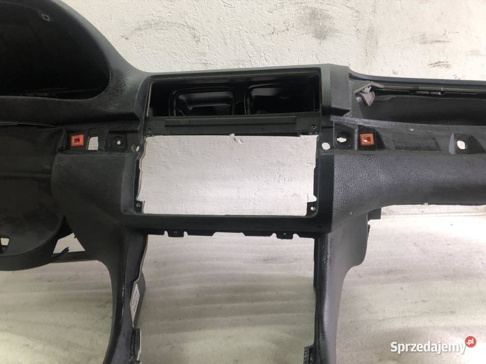 DESKA ROZDZIELCZA KOKPIT CZARNA EUROPA BMW E46 wielkopolskie