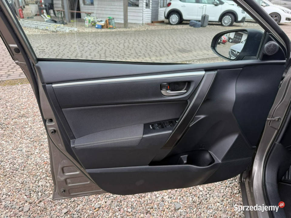 Toyota Corolla Seria E16 2012 Zarejestrowany w Polsce Corolla pomorskie