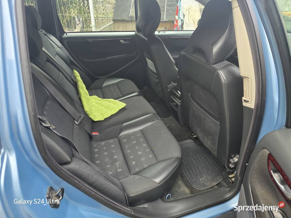 Pancerne Volvo V70 niebieski Sadki