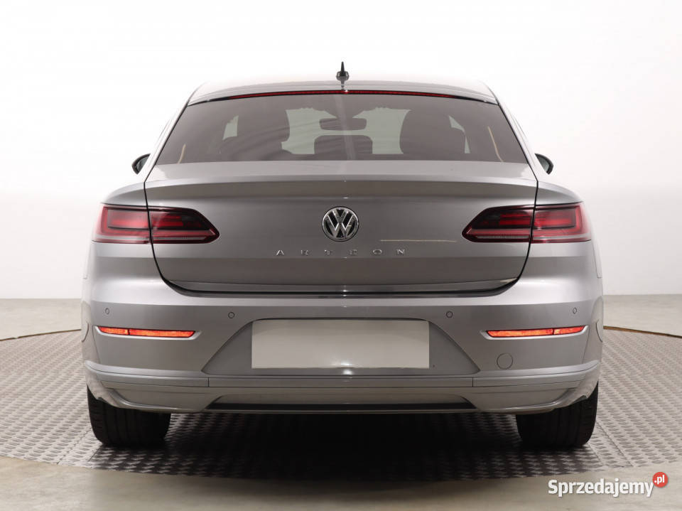 VW Arteon 15 TSI srebrny