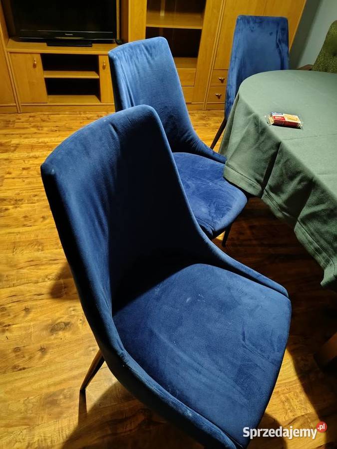 Krzesła welurowe Izbica