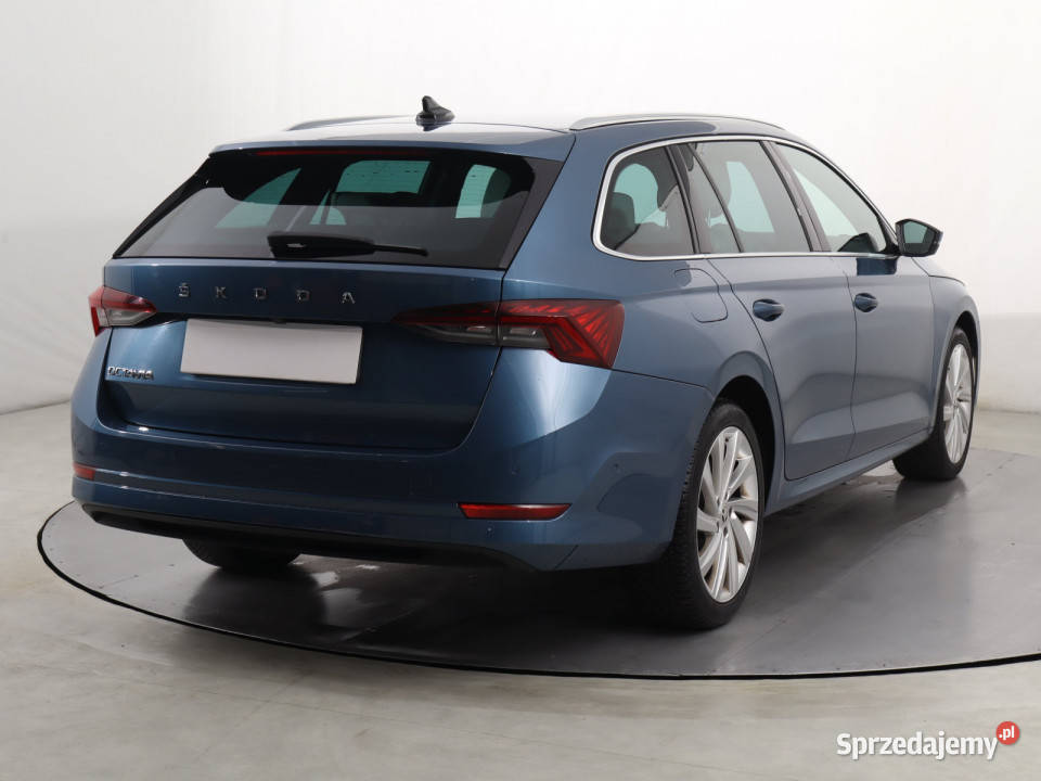Skoda Octavia 15 TSI światła LED