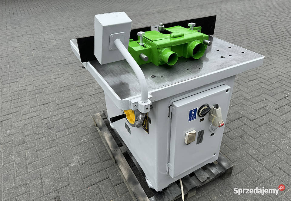 Frezarka dolnowrzecionowa GOMAD typ DCFDA Sierakowska Huta