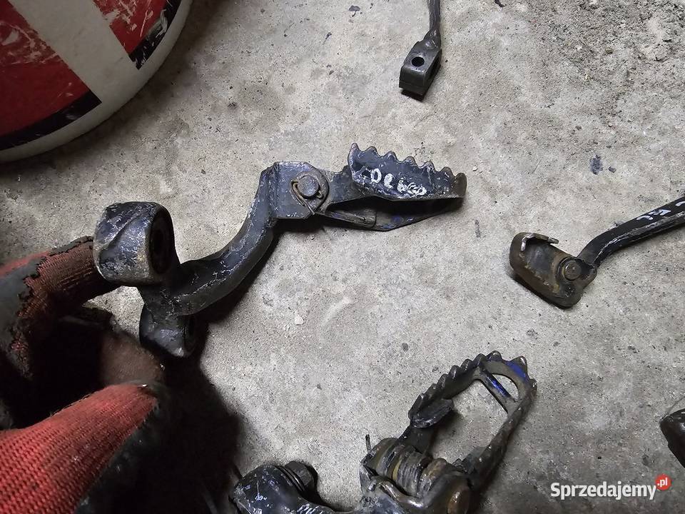 Suzuki DR 600 650 sety podnóżki kierowcy prawy Podnóżki i stopki Jelenia Góra