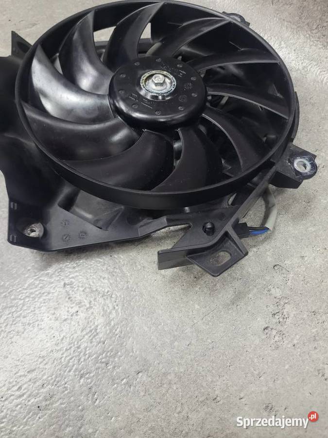 SUZUKI GSX8R GSX 8 R WIATRAK WENTYLATOR Nowy Tomyśl