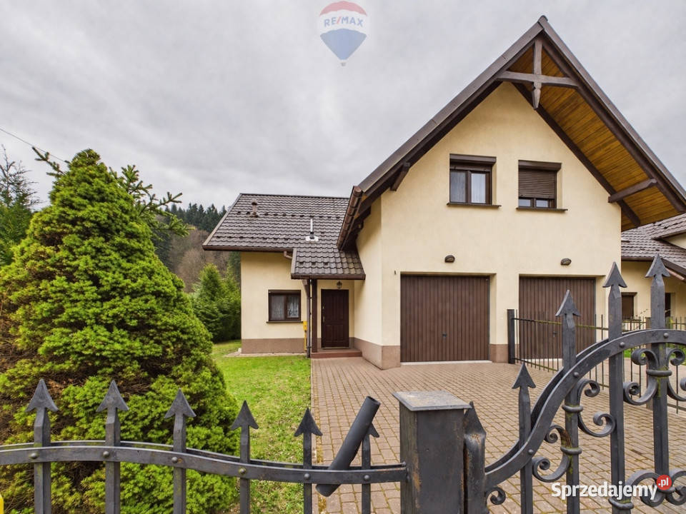 DOM W ZABUDOWIE SZEREGOWEJ KROŚCIENKO