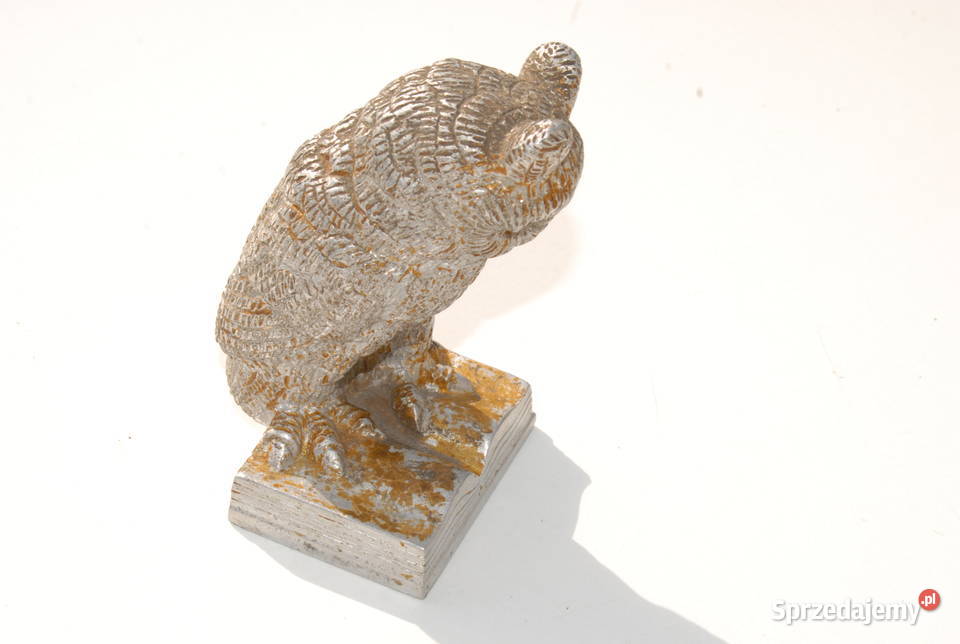 Stara figurka sowa na książce mądra sowa Cieszyn