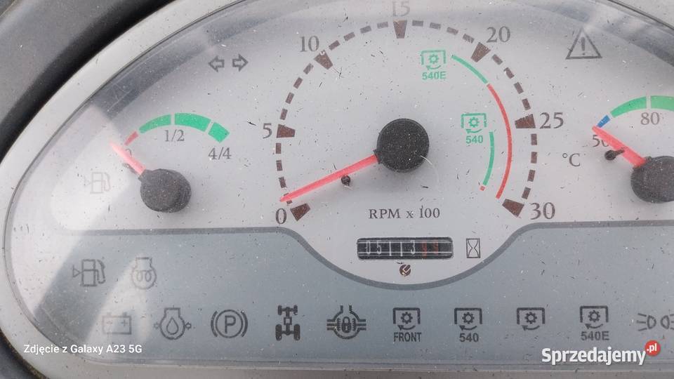 Ciągnik Holland TCE 45 z kabiną TUZ podnośnik