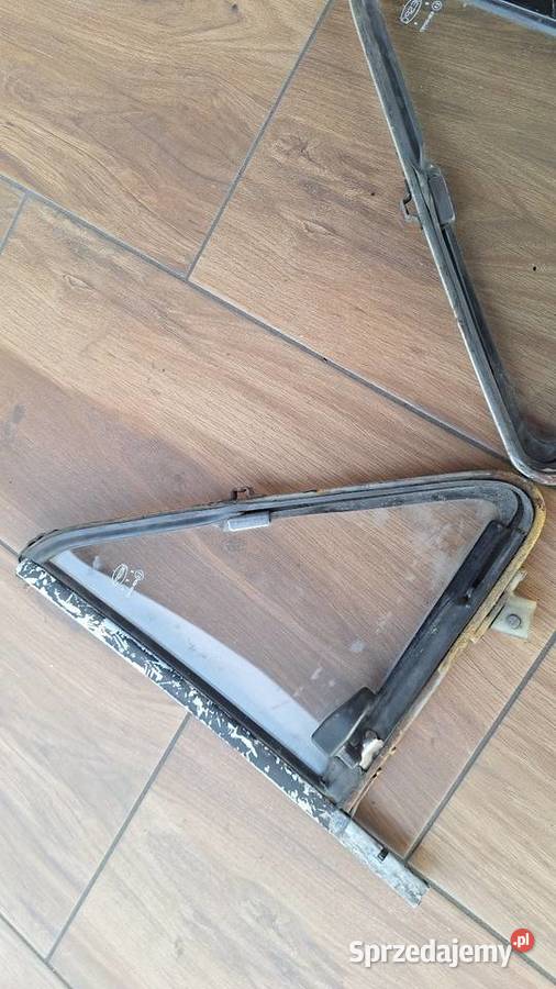 Fiat 126 Fiat 126p szyby trójkątne z ramkami FL Środa Wielkopolska