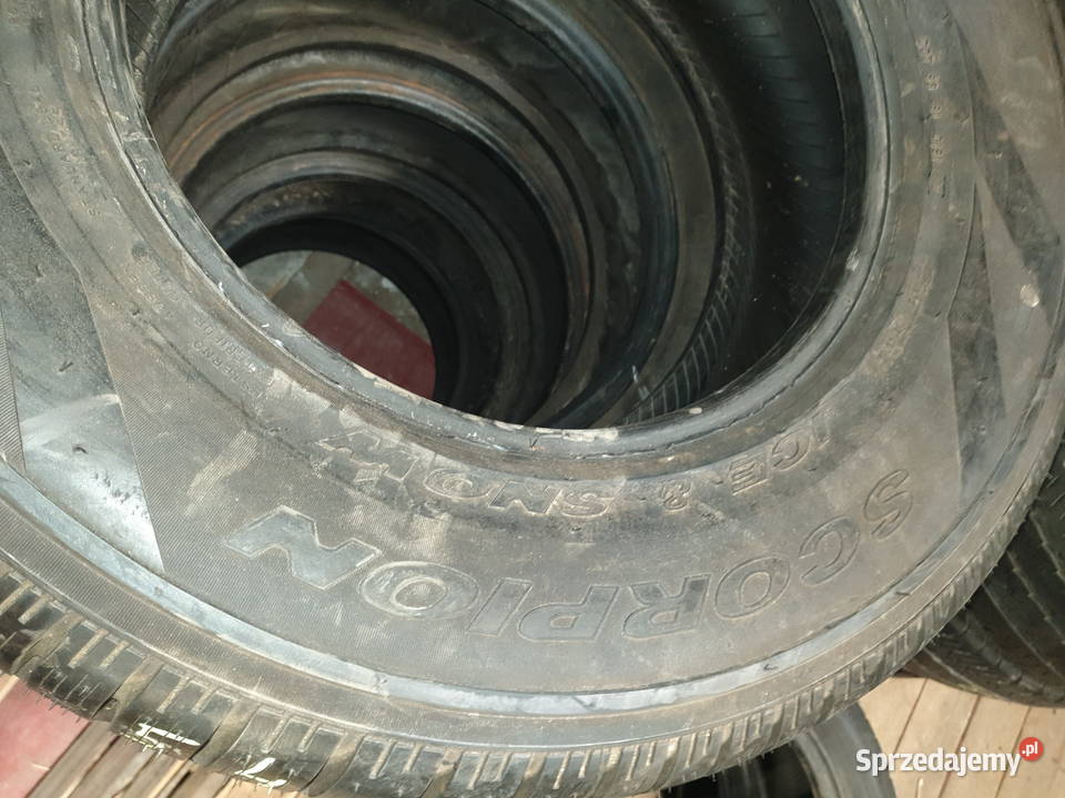 Opona Pirelli Scorpion Ice 8 Snow 24570R16