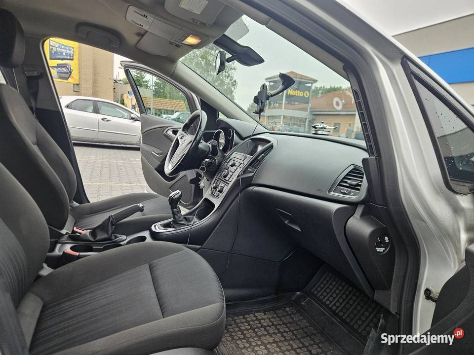Opel Astra j kombi 17isuzusuper stan zachodniopomorskie Recz sprzedam