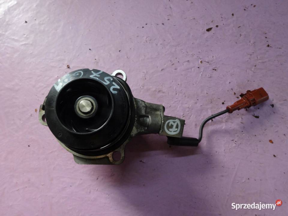 VW Audi 20 TDI 1216R CRB 150 010157801 POMPA