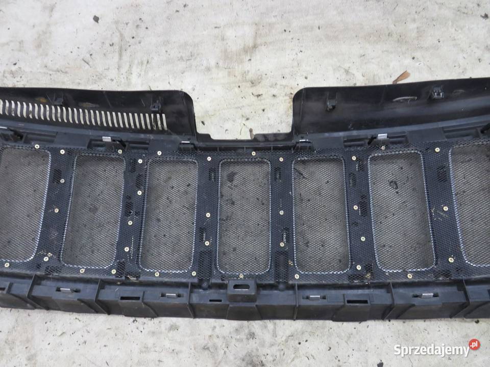 ATRAPA GRILL JEEP WK2 57010708 osobowe lubelskie
