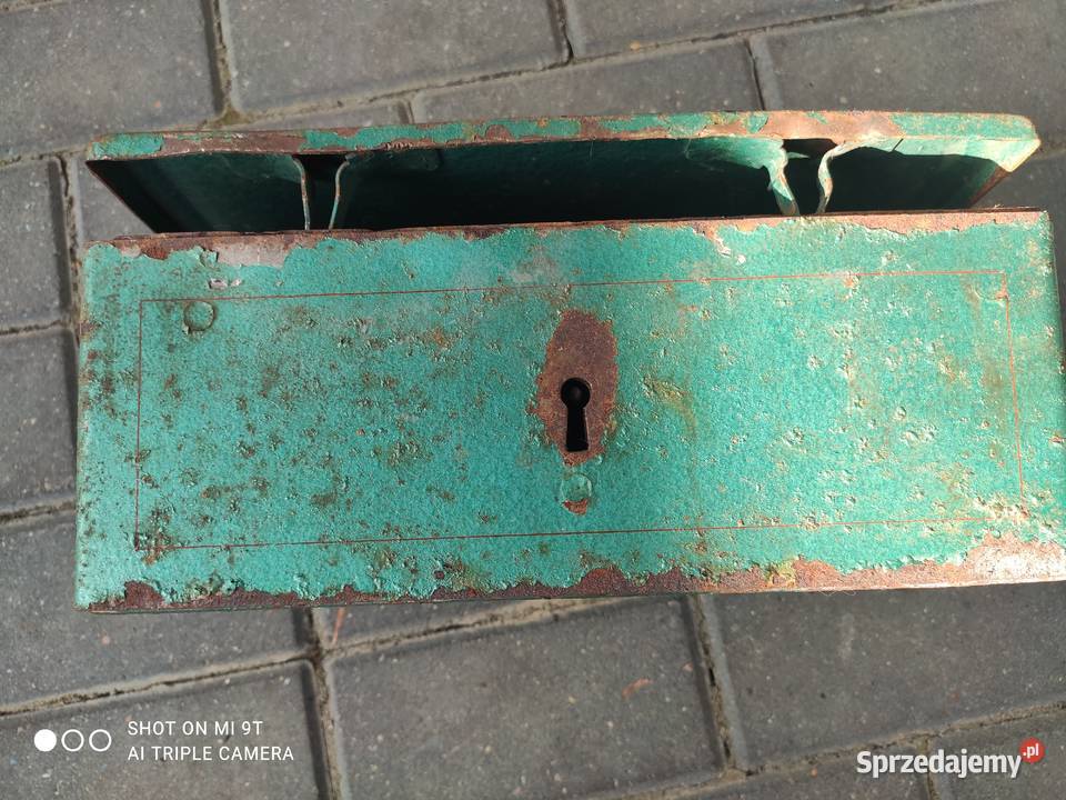 Kasetka kaseta stalowa na pieniądze PRL Białystok