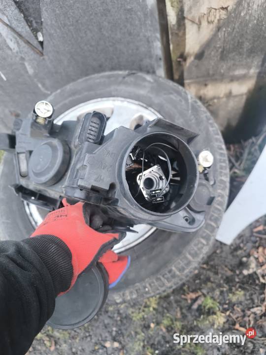 Lampa lewa passat b6 h7 w stanie uchwyty całe Kruszwica