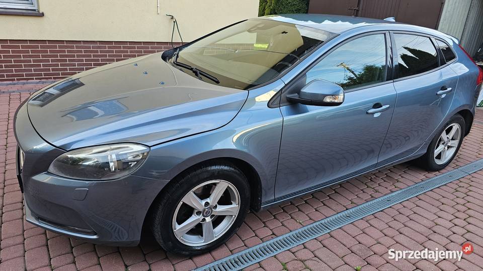 Volvo V40 16 T3 150 Lift 2012r Kamera 2 kpl kół V40 Zarszyn sprzedam