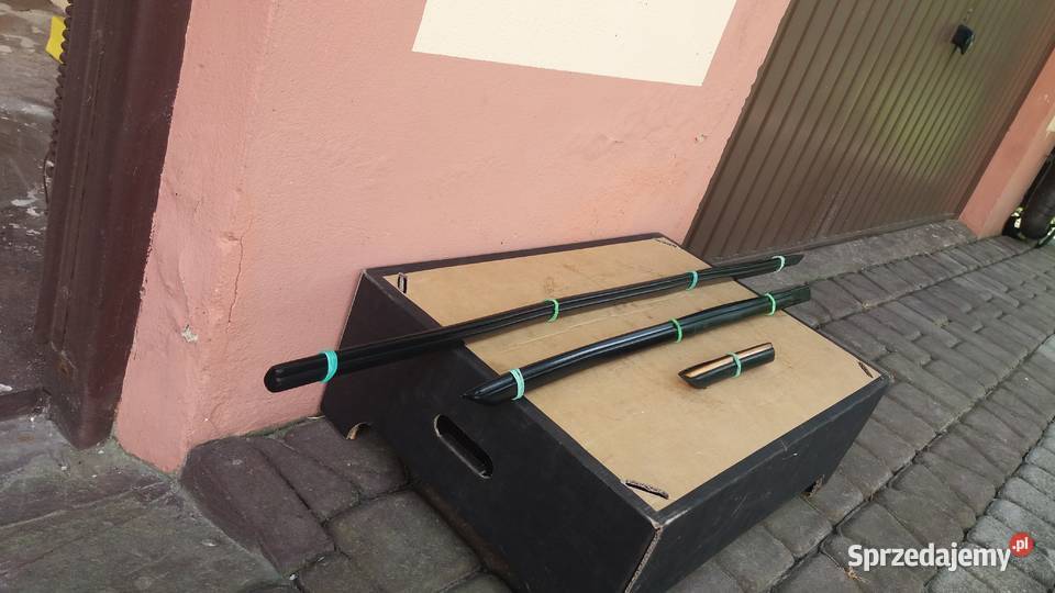 VOLVO 340 440 LISTWY BOCZNE KPL