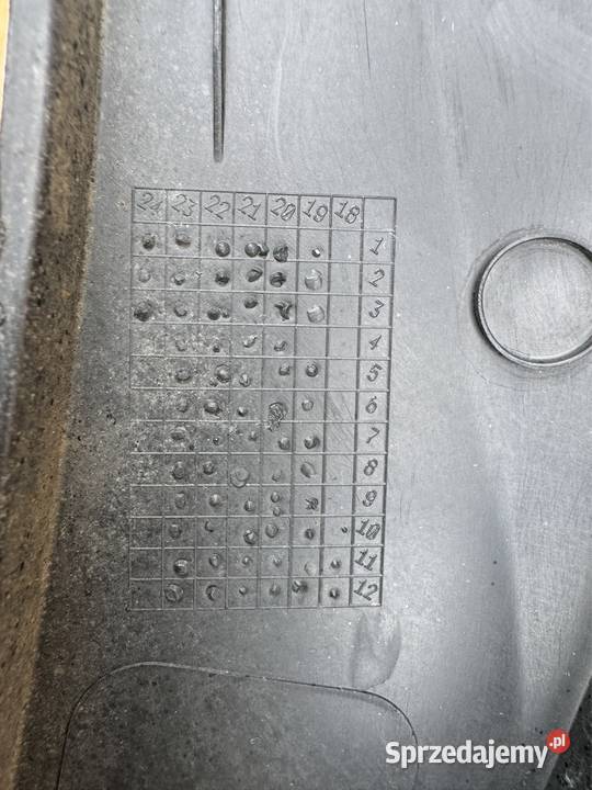 Listwa błotnika tył lewa lh peugeot 2008 II 2 19