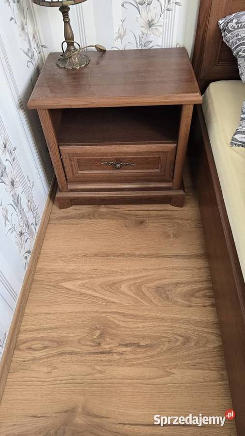 Lozko z 2 szafkami nocnymi Łóżka