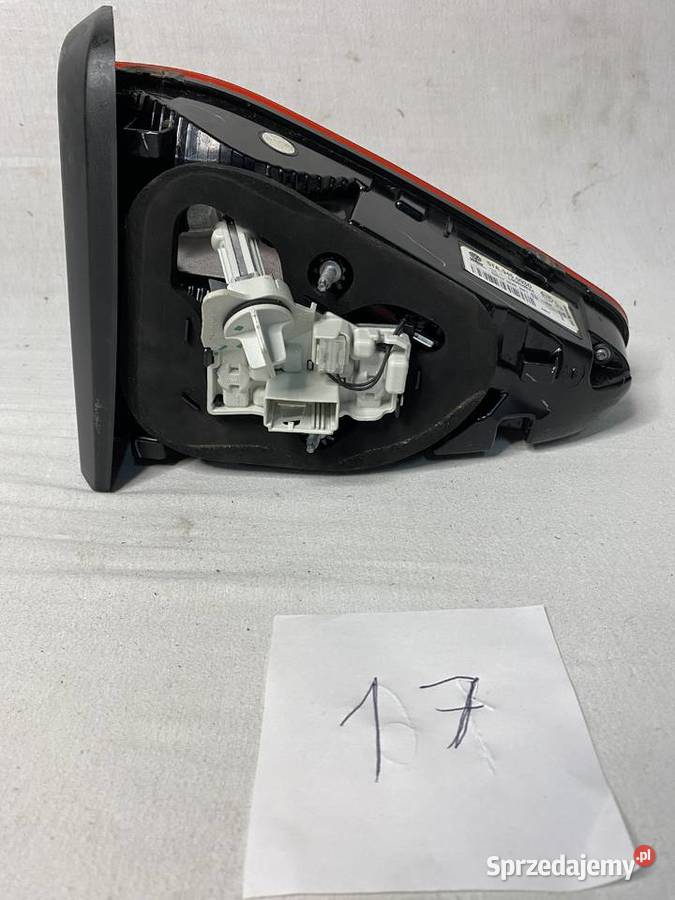 VW Touran 5t Lampa Lewa Tył Tylna 5TA945093D