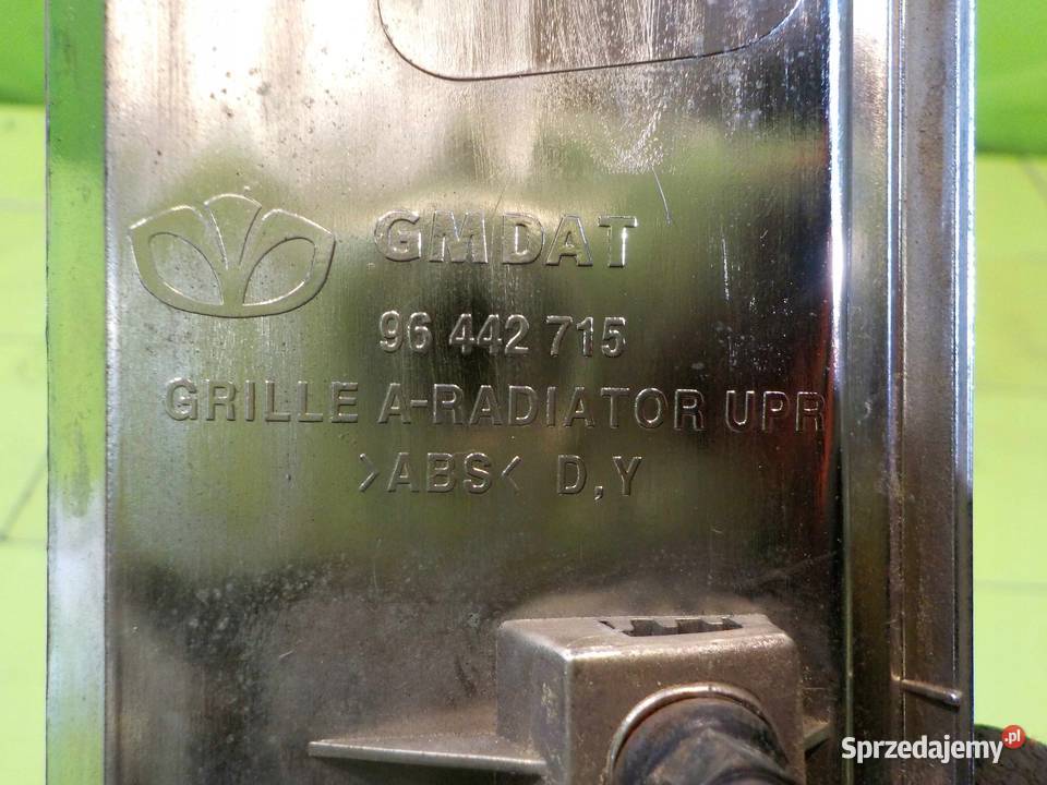 CHEVROLET CAPTIVA 09r atrapa grill 96442715 osobowe Suków