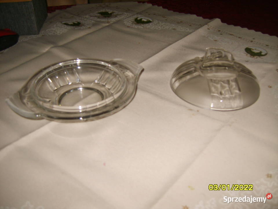 Misa szklana z pokrywą bomboniera