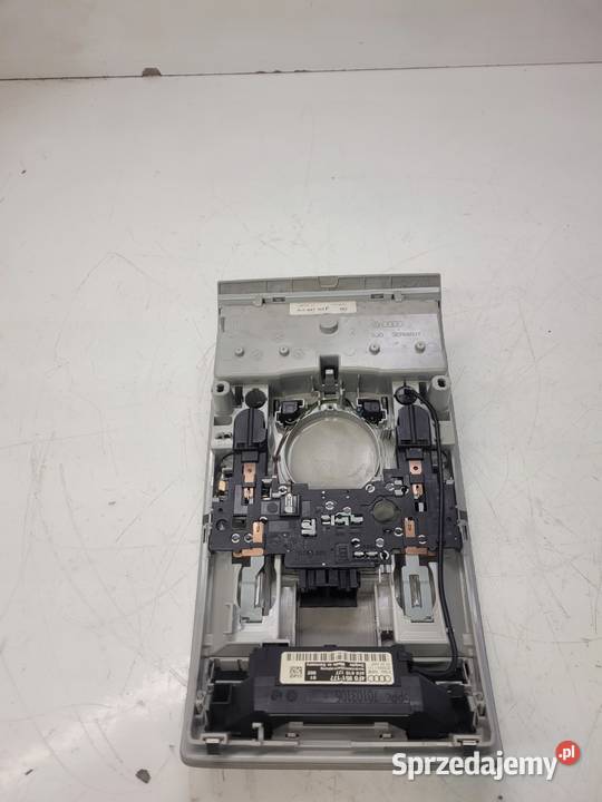 LAMPKA OŚWIETLENIE KABINY AUDI Q7 4L 4L0947135F
