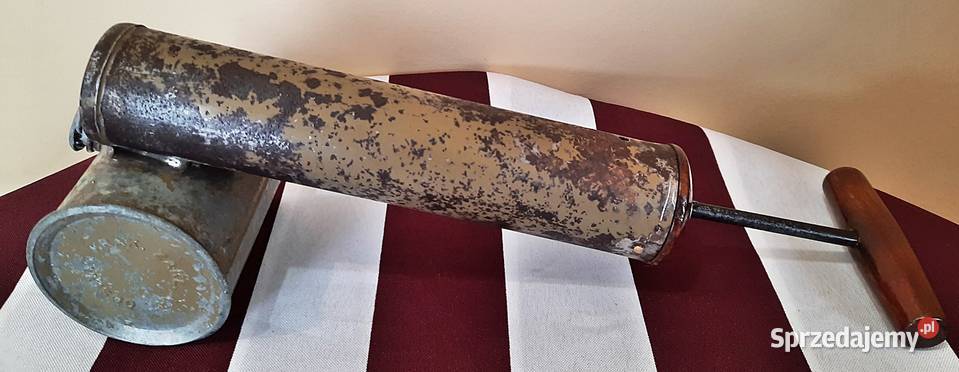 Opryskiwacz z lat PRL produkcji ZAGD w Krakowie Ostrów Wielkopolski